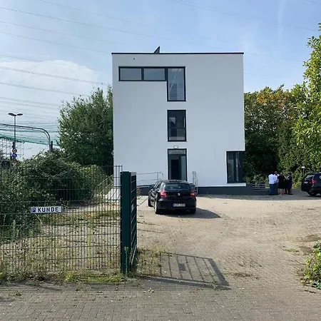 Lovely Studio West 12